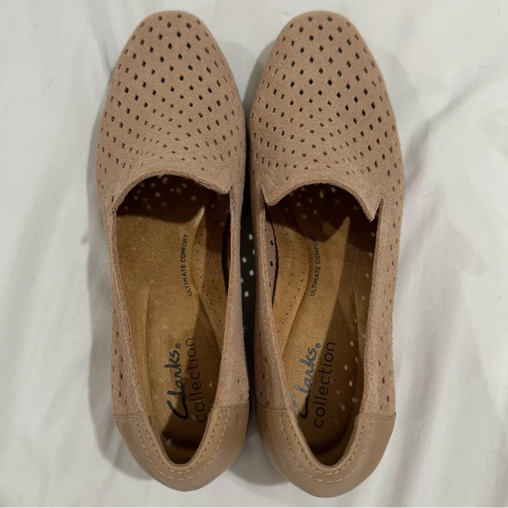 Clarks Juliet Hayes Perforated Suede Loafers‎ Sand 6M